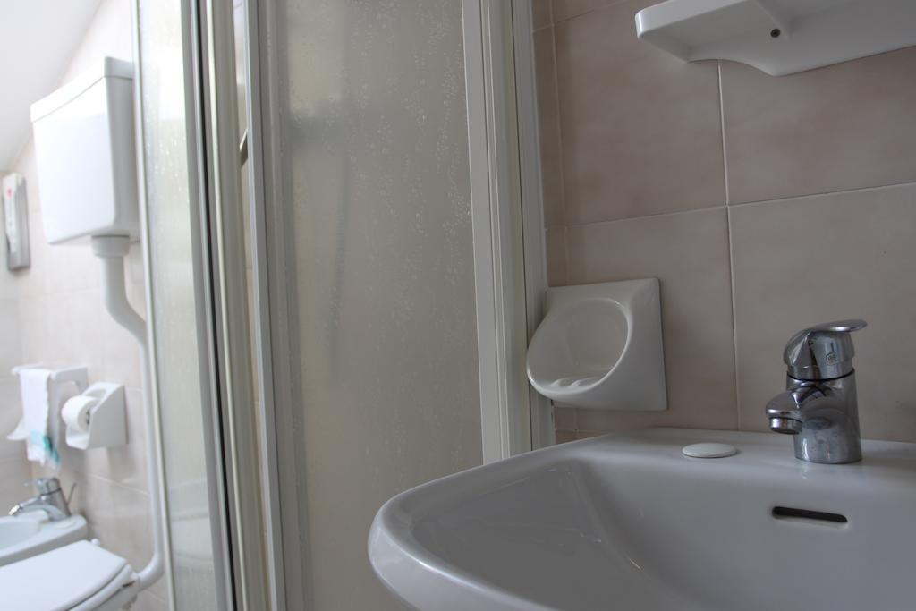 Hotel Adele Bellaria-Igea Marina Bilik gambar