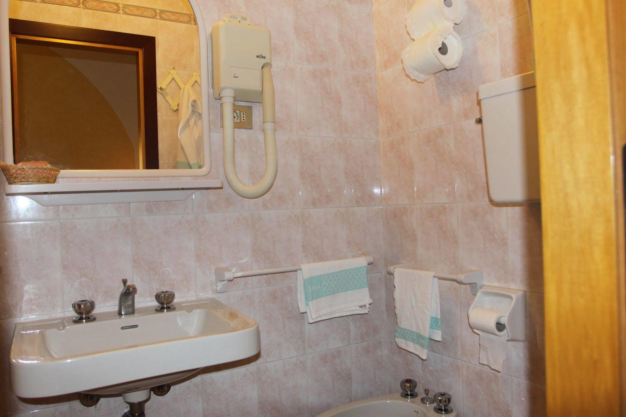 Hotel Adele Bellaria-Igea Marina Luaran gambar